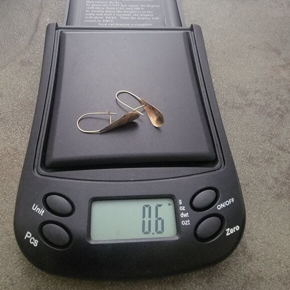 Genuine Vintage 14k Yellow Gold Textured Teardrop French Wire Earrings - Picture 6 of 8